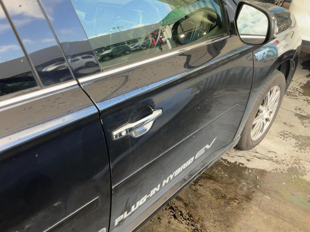 Photo '14' of Mitsubishi Outlander Phev Photo '14' of Mitsubishi Outlander Phev
