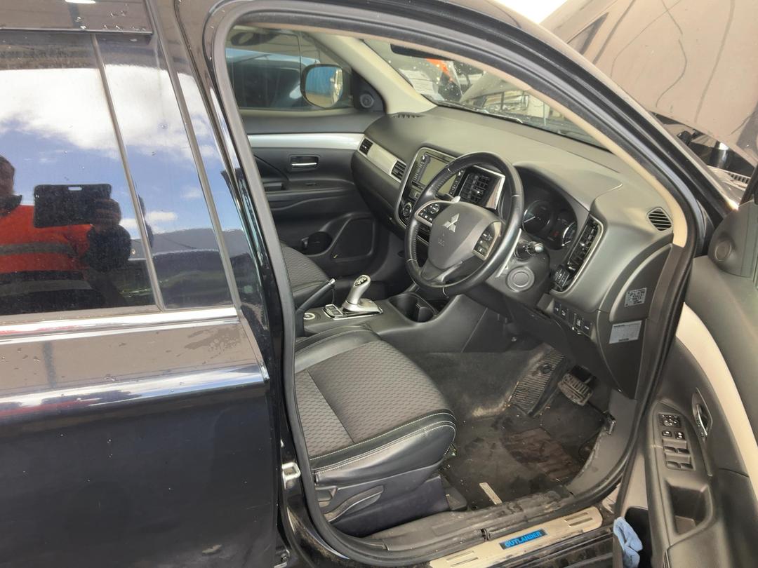 Photo '19' of Mitsubishi Outlander Phev Photo '19' of Mitsubishi Outlander Phev