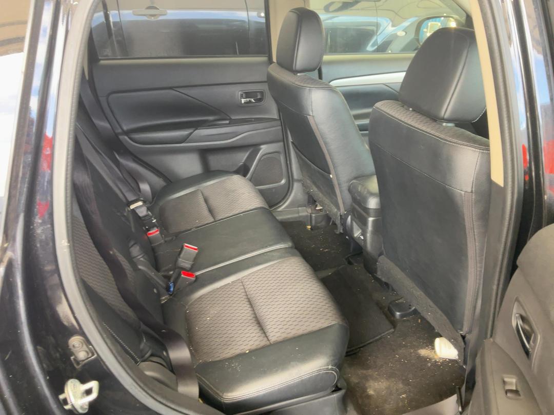 Photo '20' of Mitsubishi Outlander Phev Photo '20' of Mitsubishi Outlander Phev