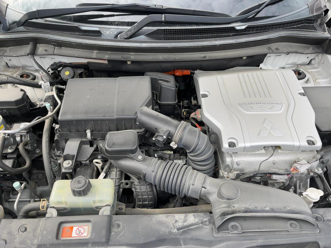 Photo '11' of Mitsubishi Outlander Phev Photo '11' of Mitsubishi Outlander Phev