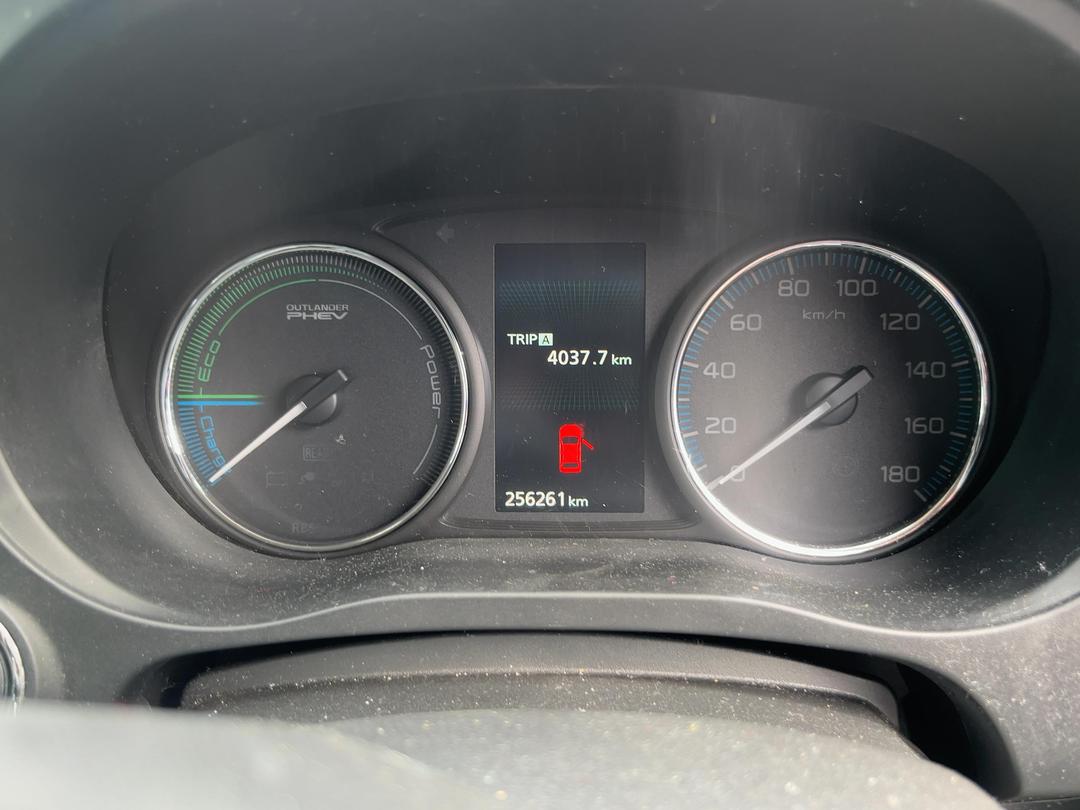 Photo '19' of Mitsubishi Outlander Phev Photo '19' of Mitsubishi Outlander Phev
