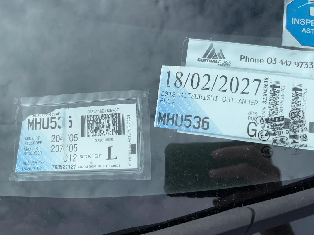 Photo '28' of Mitsubishi Outlander Phev Photo '28' of Mitsubishi Outlander Phev
