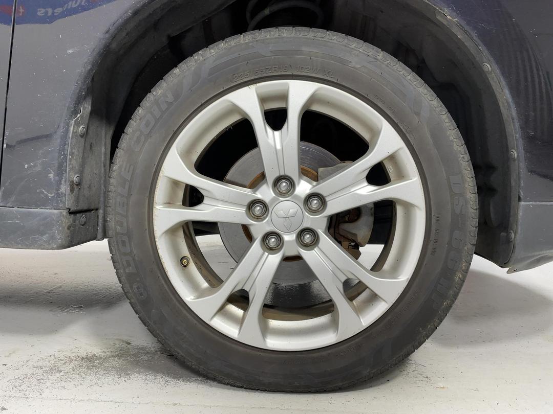 Photo '9' of Mitsubishi Outlander