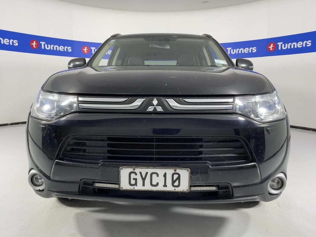 Photo '2' of Mitsubishi Outlander