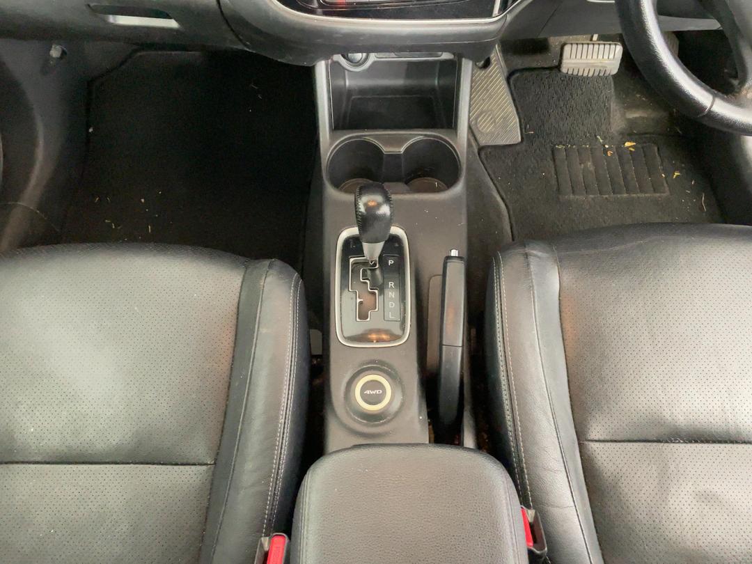 Photo '18' of Mitsubishi Outlander