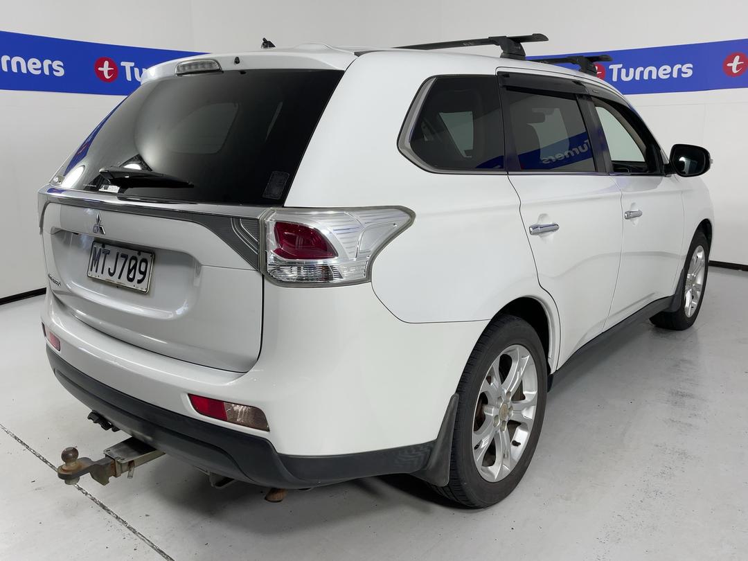 Photo '7' of Mitsubishi Outlander