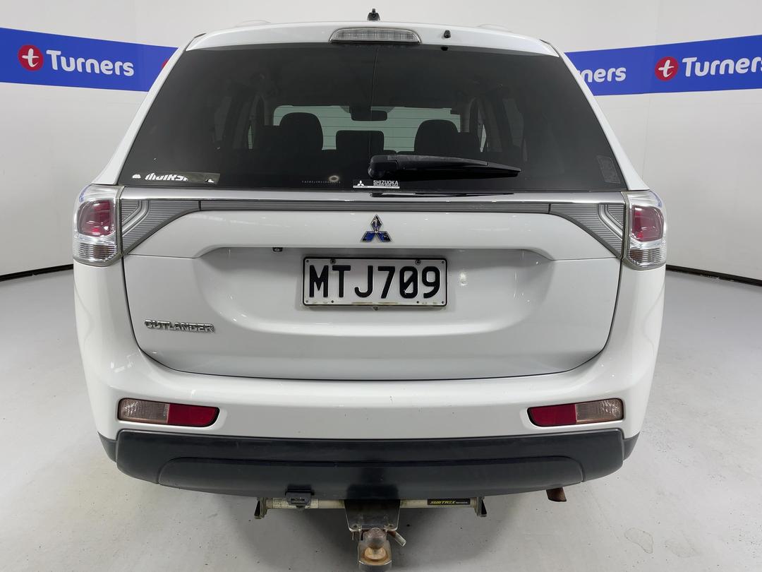 Photo '6' of Mitsubishi Outlander