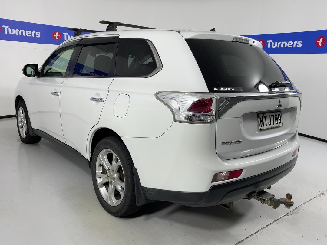 Photo '5' of Mitsubishi Outlander