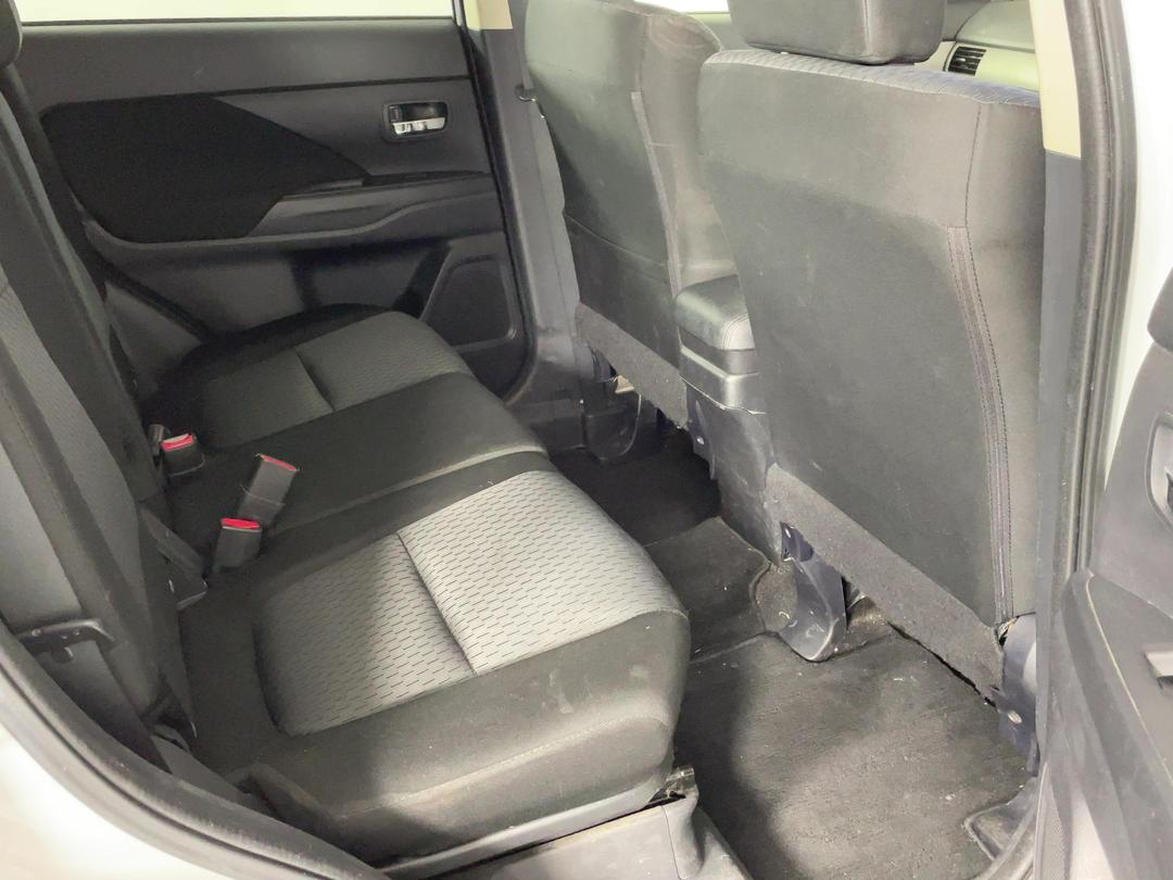 Photo '20' of Mitsubishi Outlander
