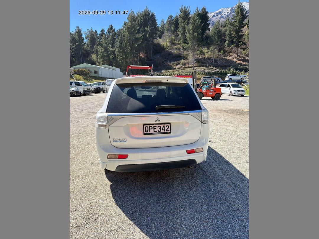 Photo '5' of Mitsubishi Outlander Phev Photo '5' of Mitsubishi Outlander Phev