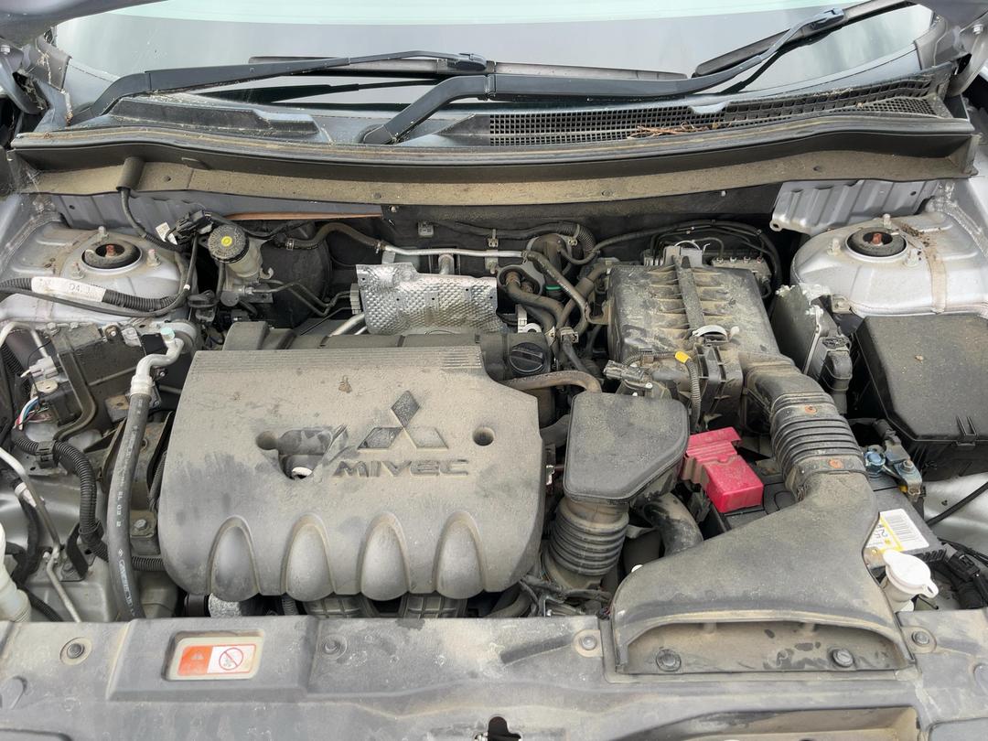 Photo '11' of Mitsubishi Outlander LS Photo '11' of Mitsubishi Outlander LS