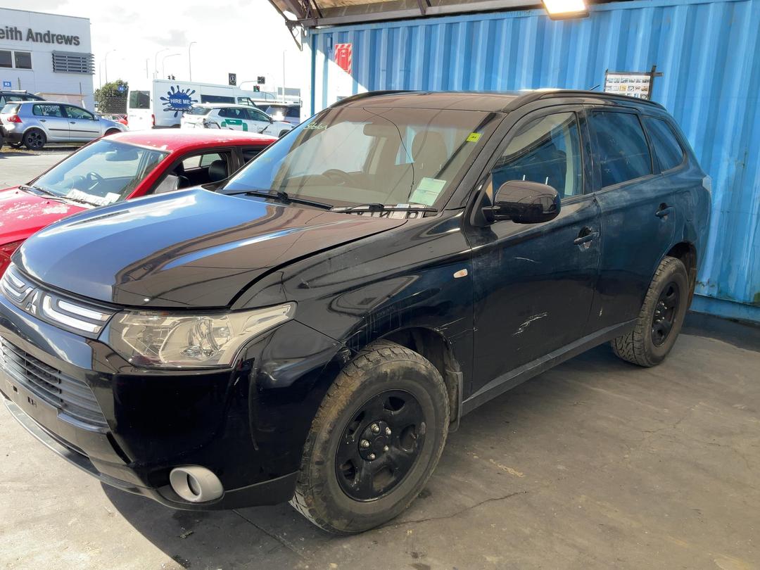 Photo '3' of Mitsubishi Outlander VR Photo '3' of Mitsubishi Outlander VR