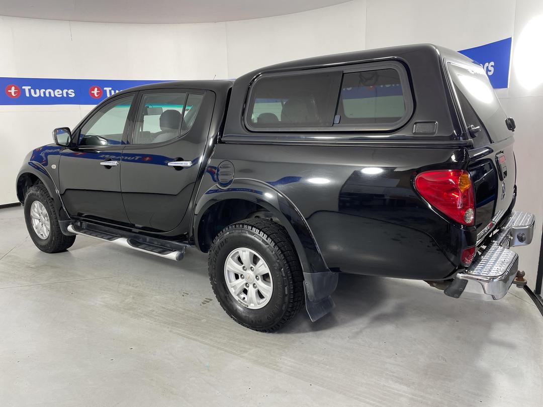 Photo '5' of Mitsubishi Triton