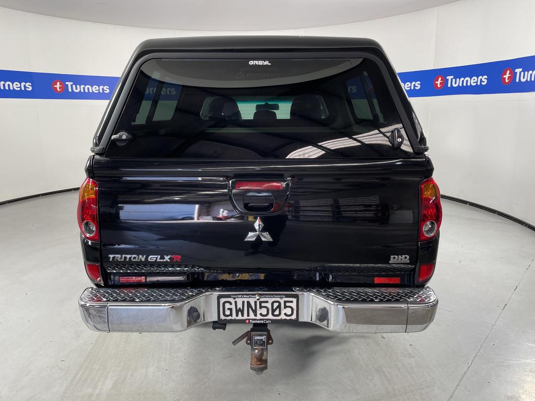 Photo '6' of Mitsubishi Triton