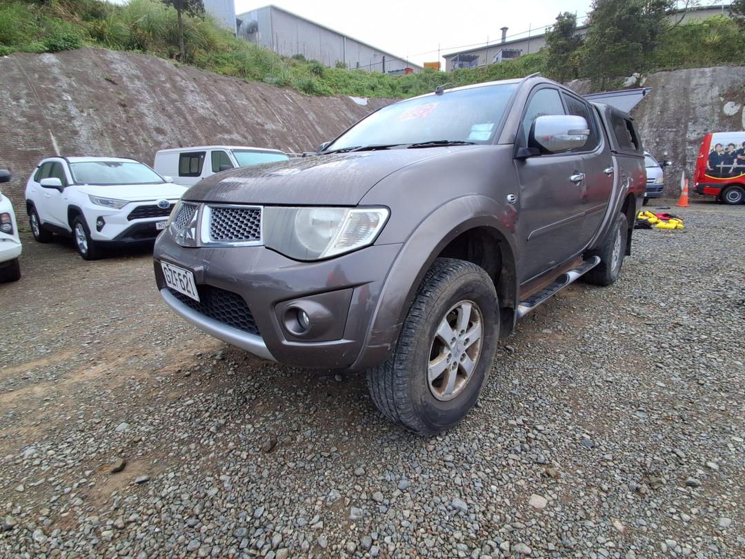 Photo '2' of Mitsubishi Triton D/CAB GLS Photo '2' of Mitsubishi Triton D/CAB GLS