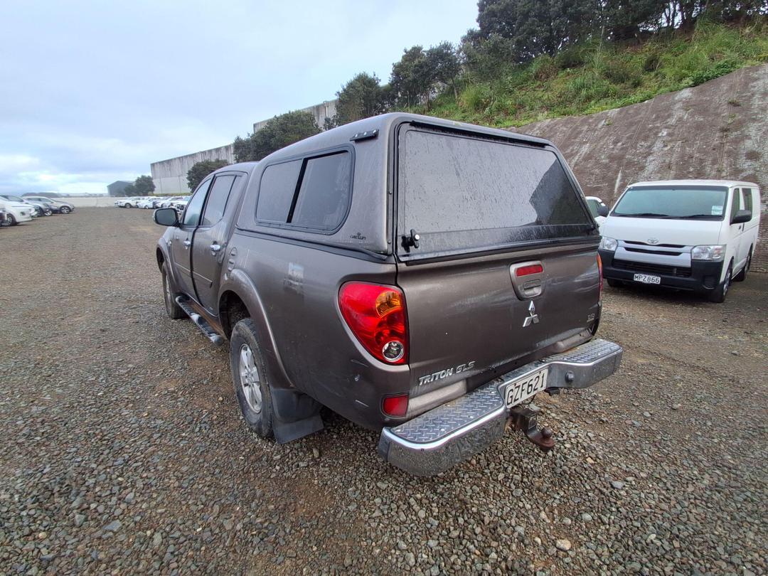 Photo '5' of Mitsubishi Triton D/CAB GLS Photo '5' of Mitsubishi Triton D/CAB GLS