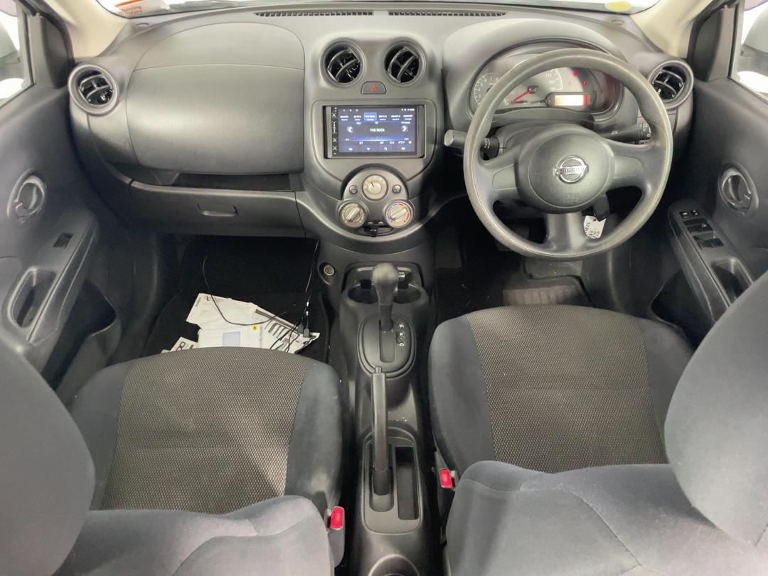 Photo '15' of Nissan Latio Photo '15' of Nissan Latio