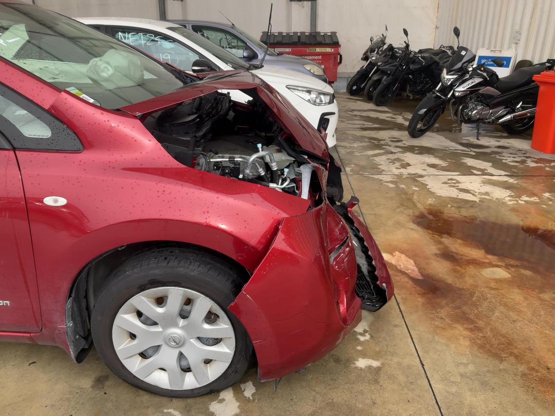 Photo '13' of Nissan Leaf