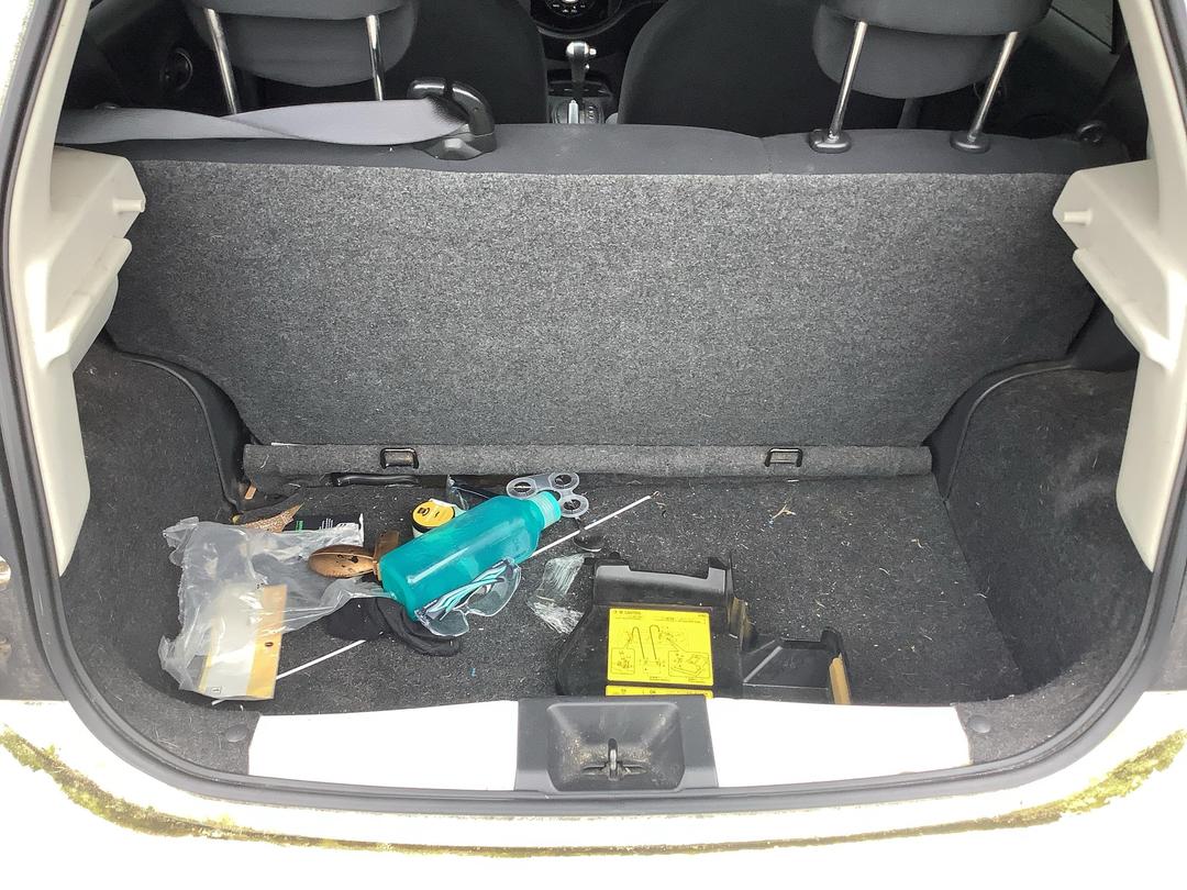 Photo '7' of Nissan March