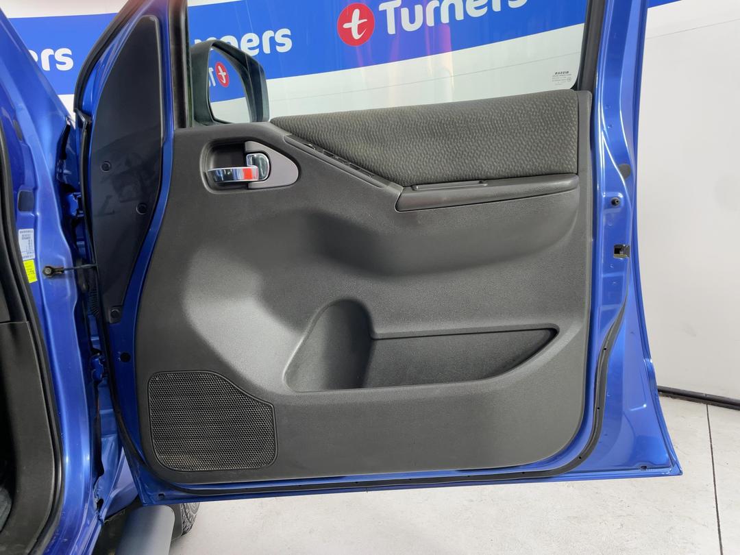 Photo '15' of Nissan Navara