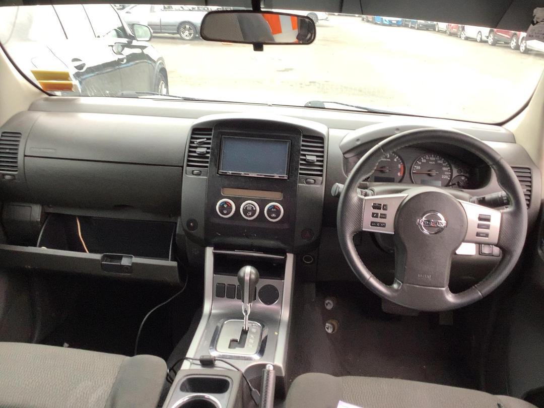 Photo '10' of Nissan Navara D/C ST-X Photo '10' of Nissan Navara D/C ST-X