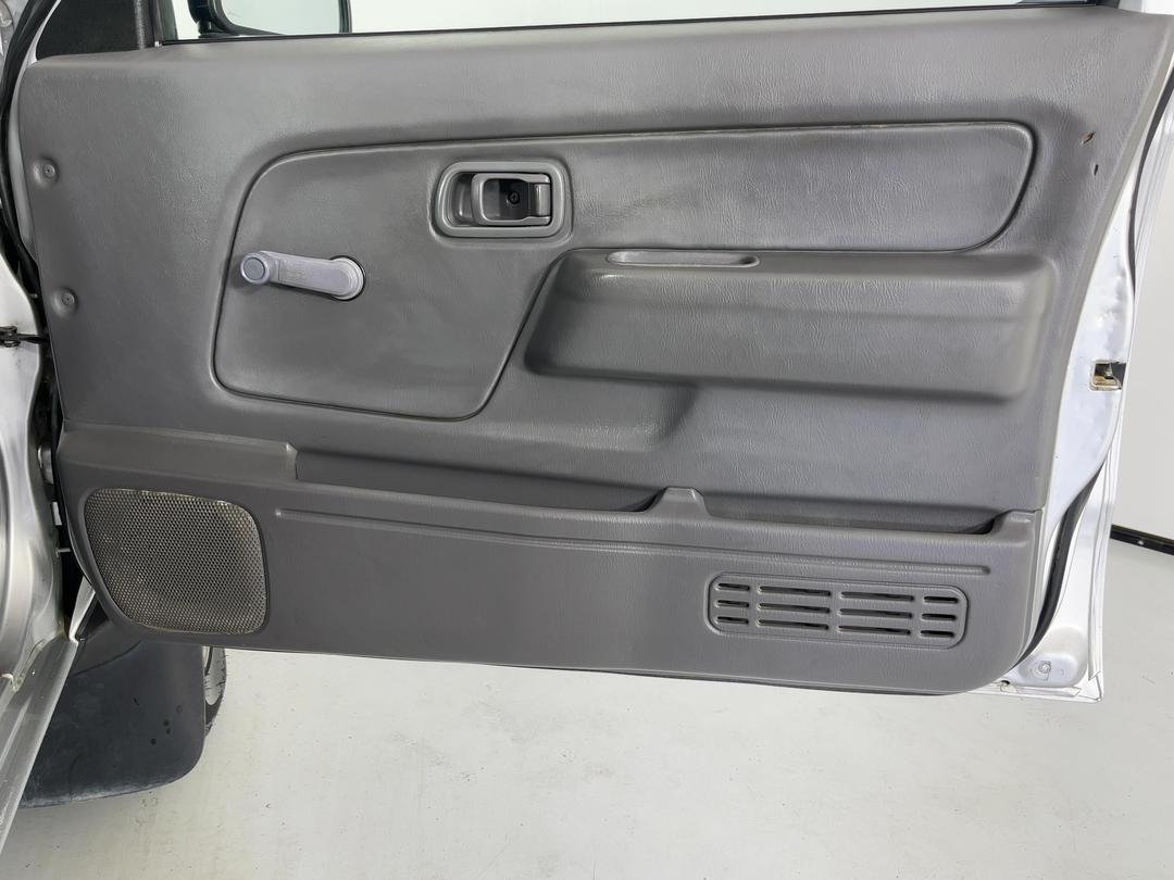 Photo '15' of Nissan Navara