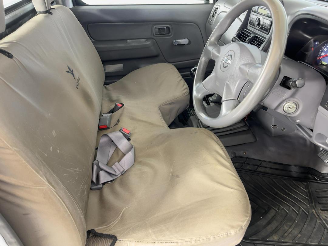 Photo '16' of Nissan Navara