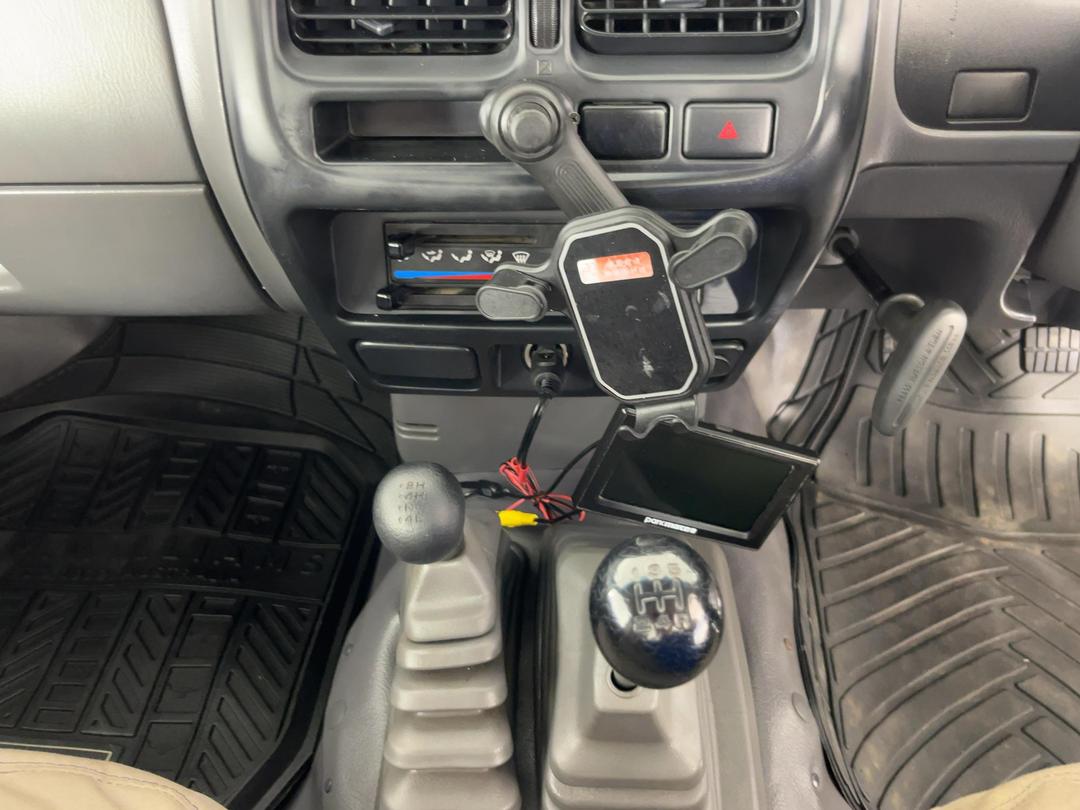 Photo '18' of Nissan Navara