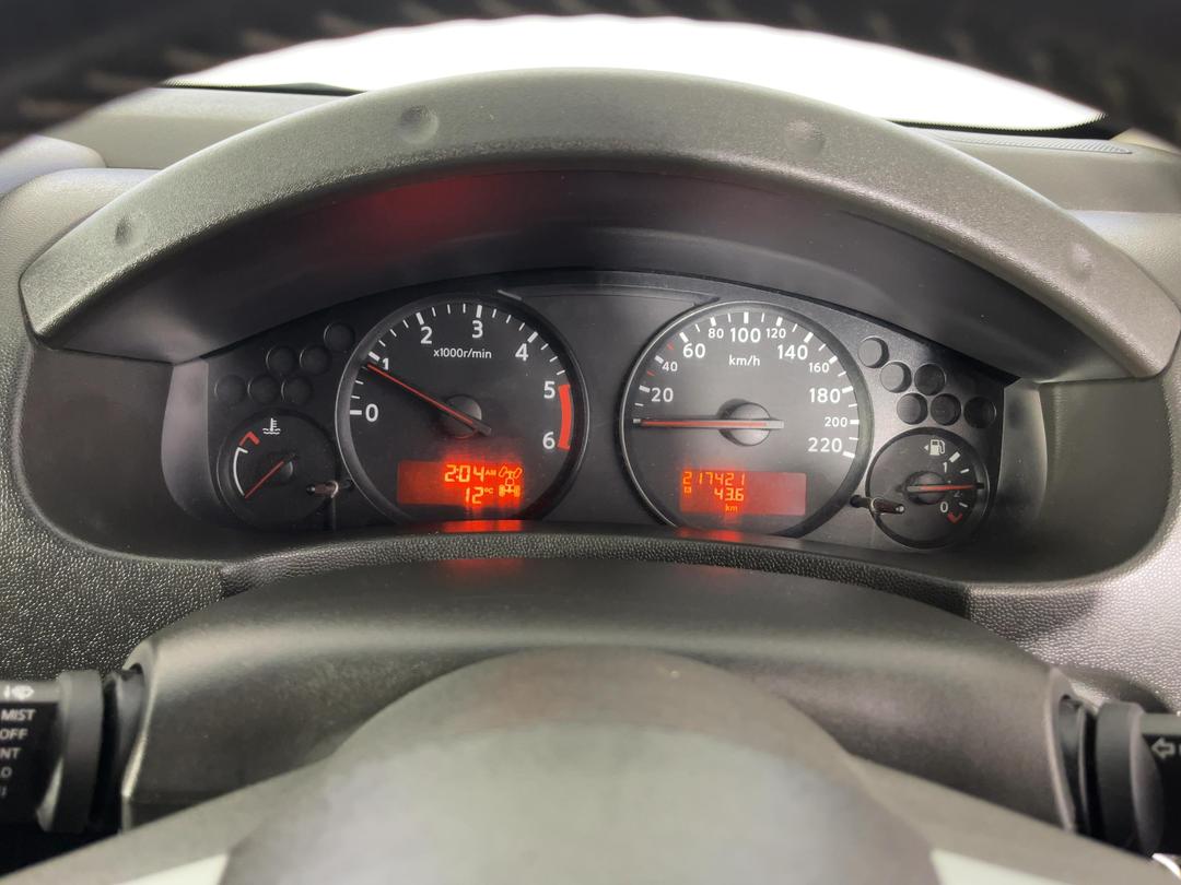 Photo '21' of Nissan Navara