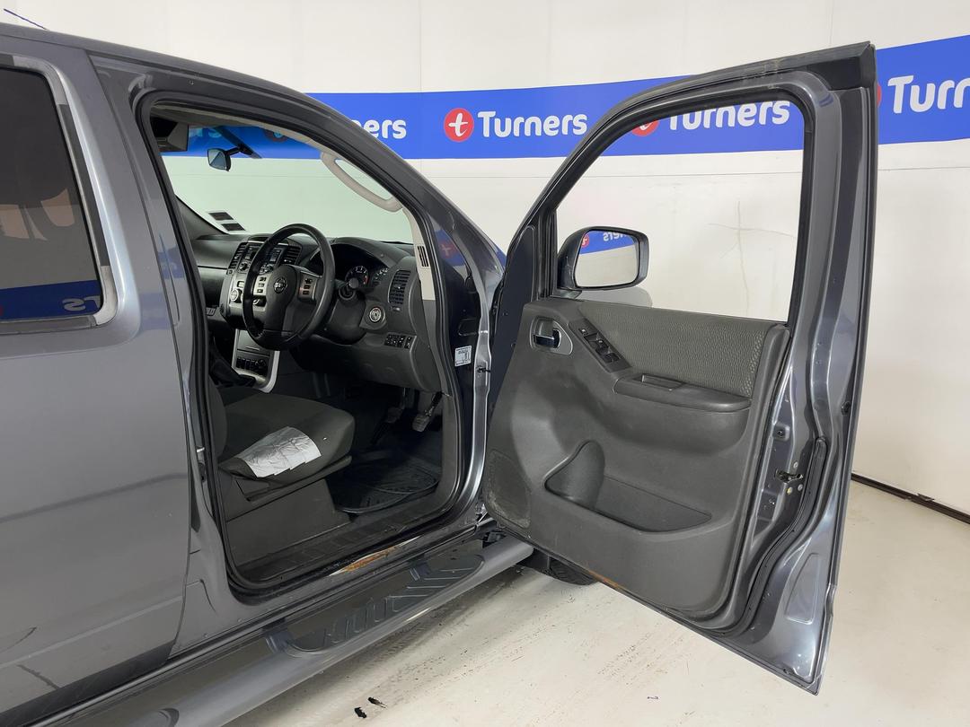 Photo '15' of Nissan Navara