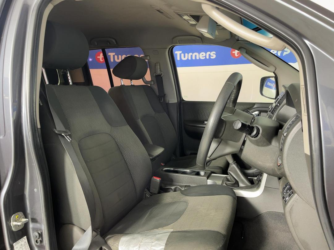Photo '16' of Nissan Navara