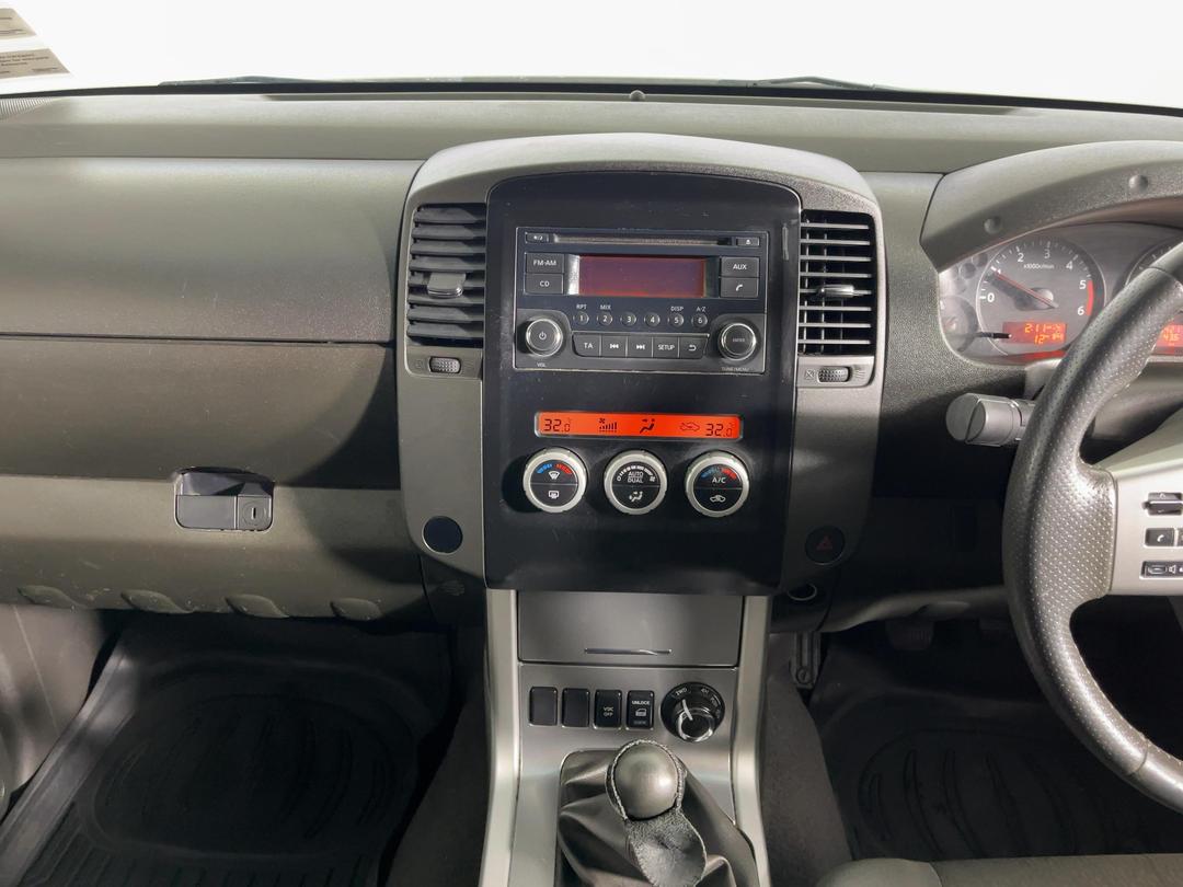 Photo '18' of Nissan Navara
