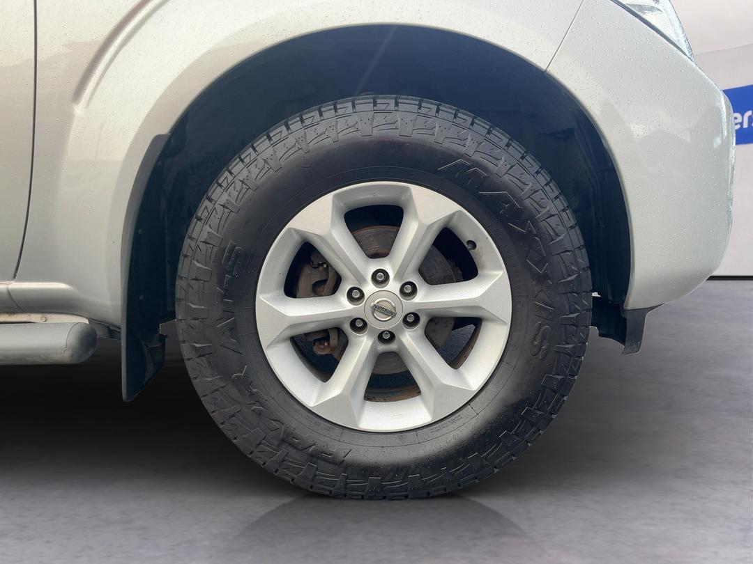 Photo '9' of Nissan Navara