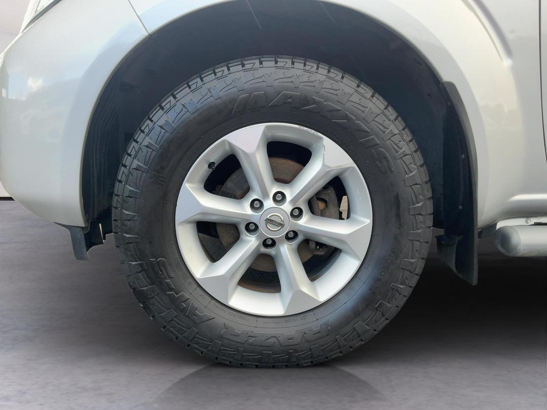 Photo '10' of Nissan Navara
