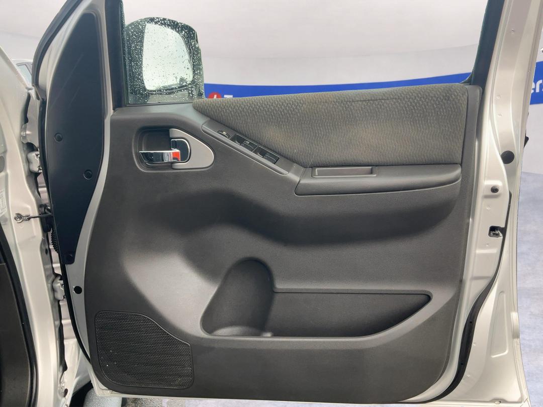 Photo '15' of Nissan Navara