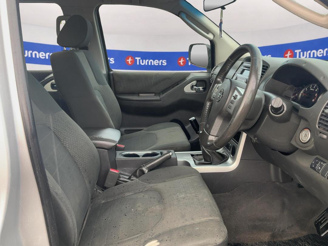 Photo '16' of Nissan Navara