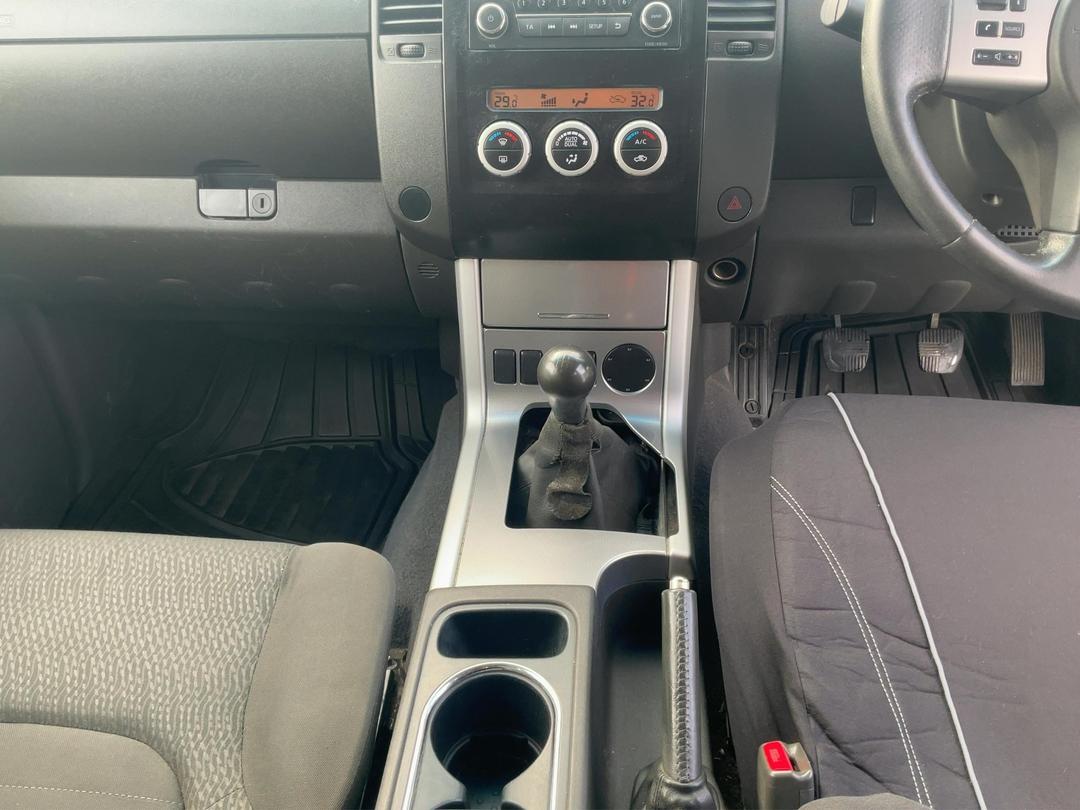 Photo '18' of Nissan Navara