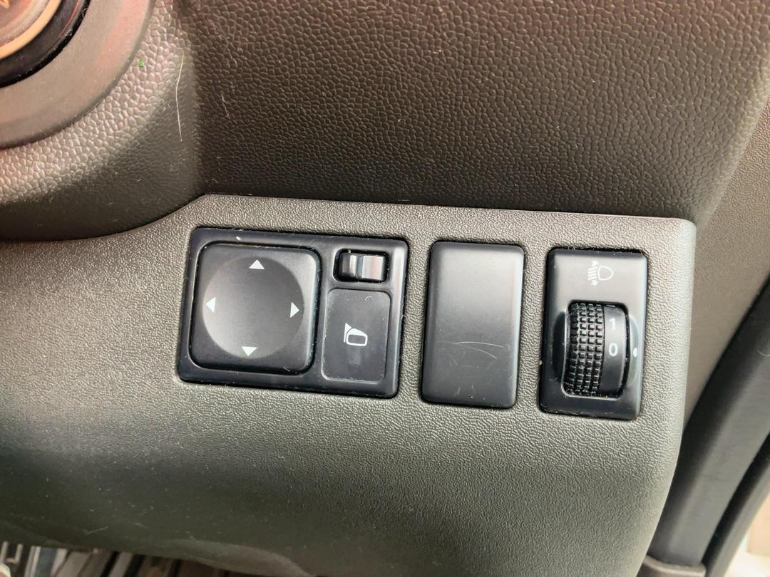 Photo '26' of Nissan Navara