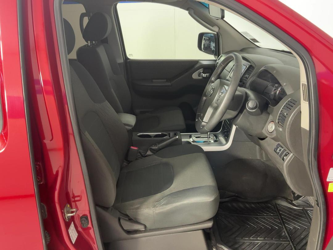 Photo '16' of Nissan Navara