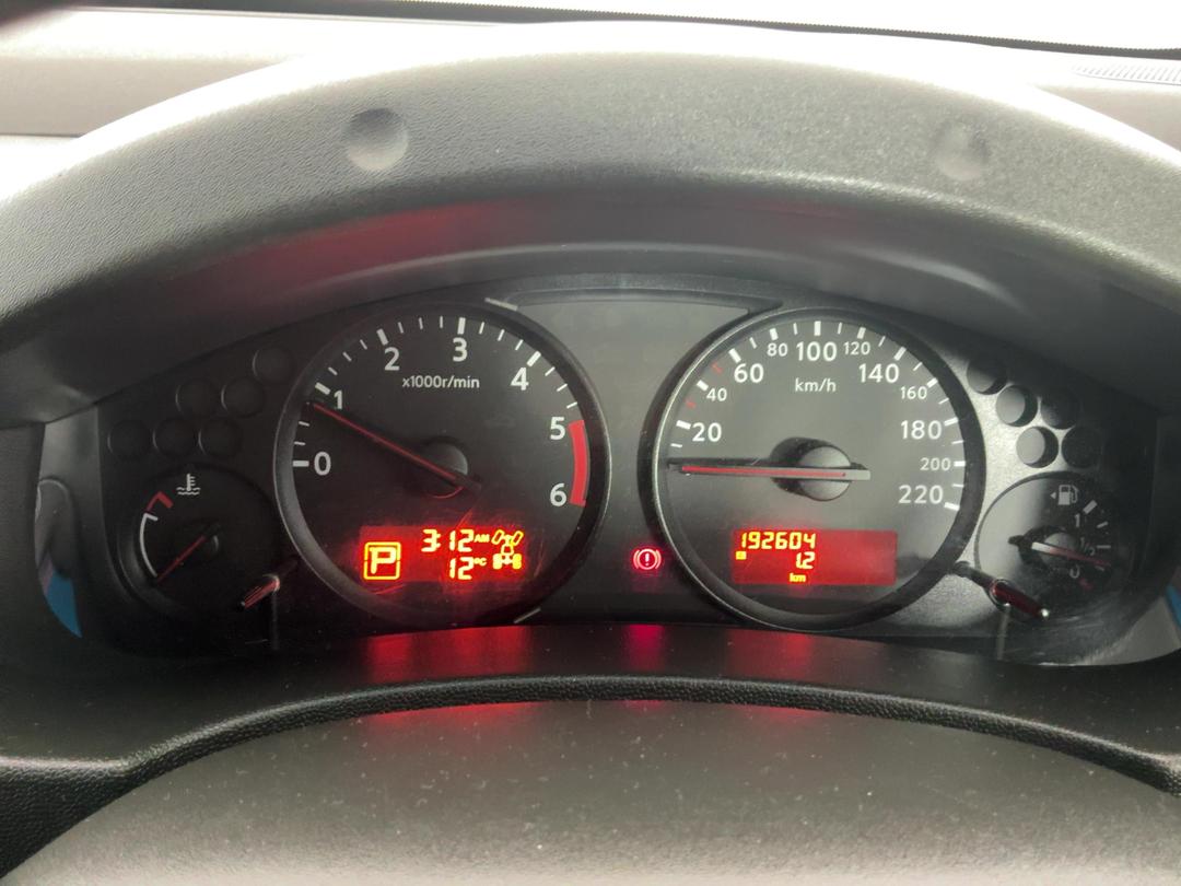 Photo '21' of Nissan Navara