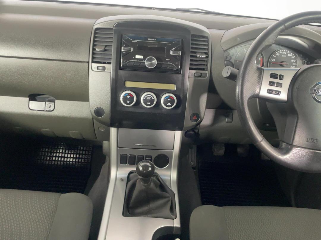 Photo '18' of Nissan Navara