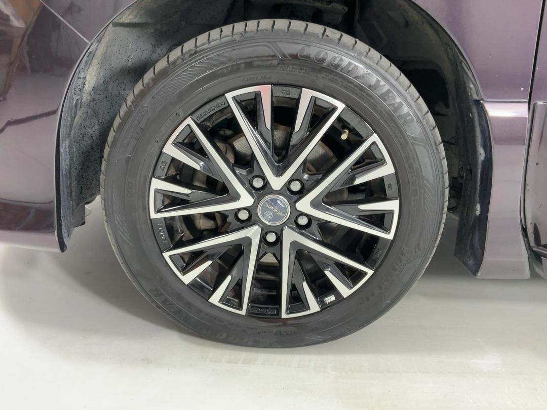 Photo '10' of Nissan Serena