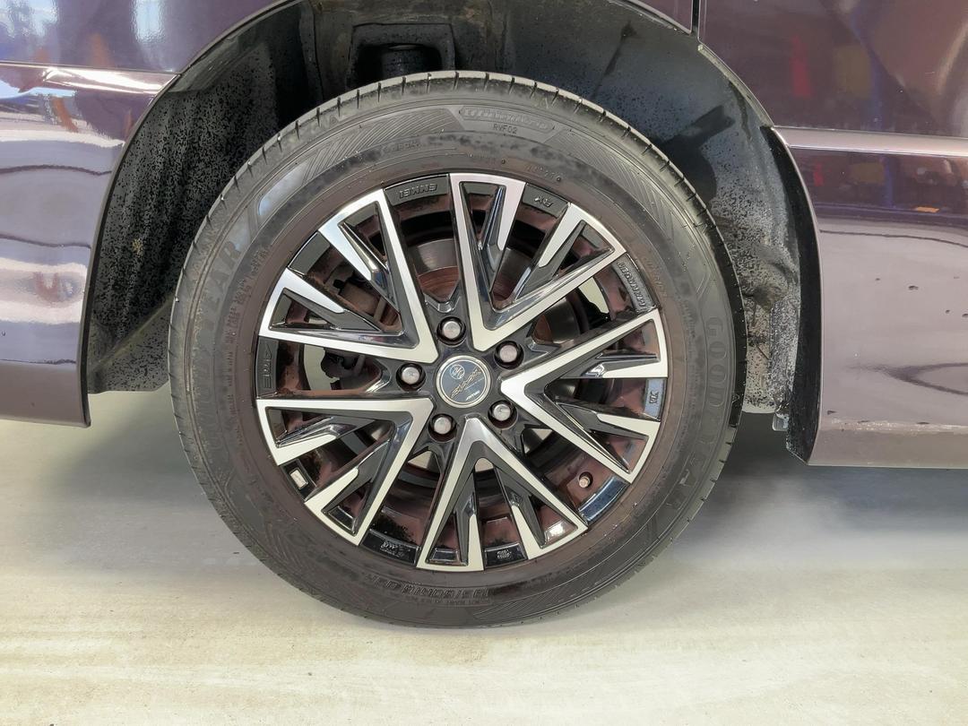 Photo '12' of Nissan Serena