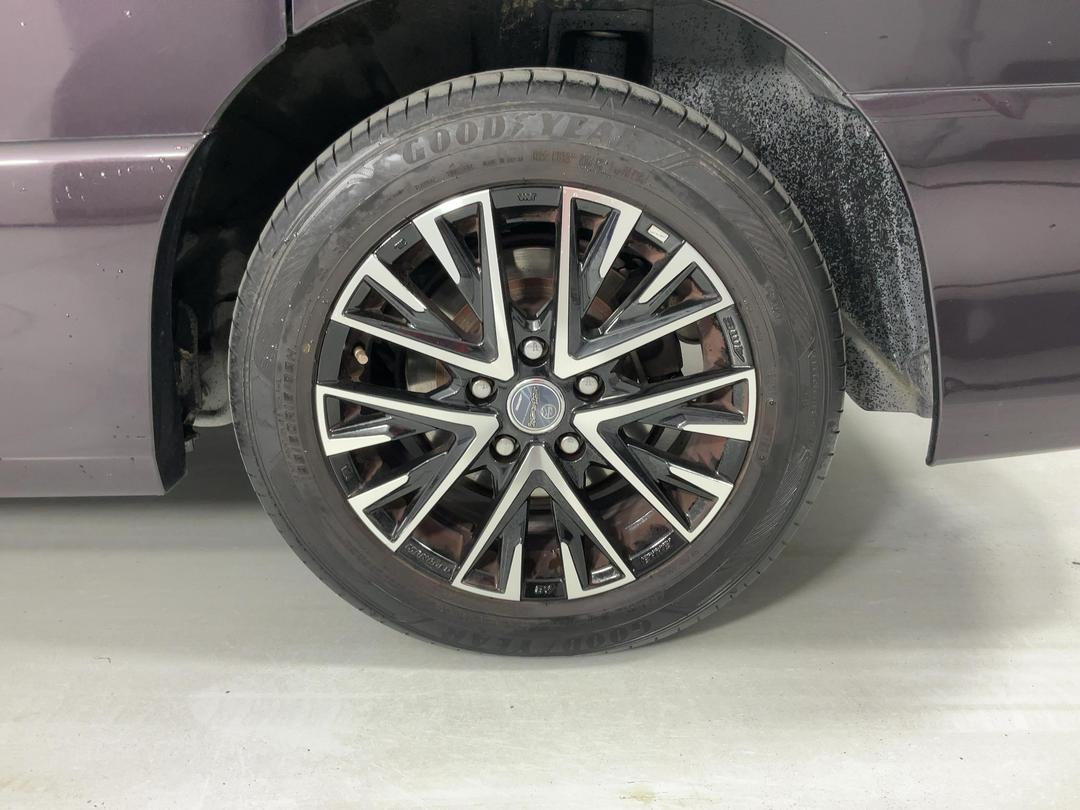 Photo '11' of Nissan Serena