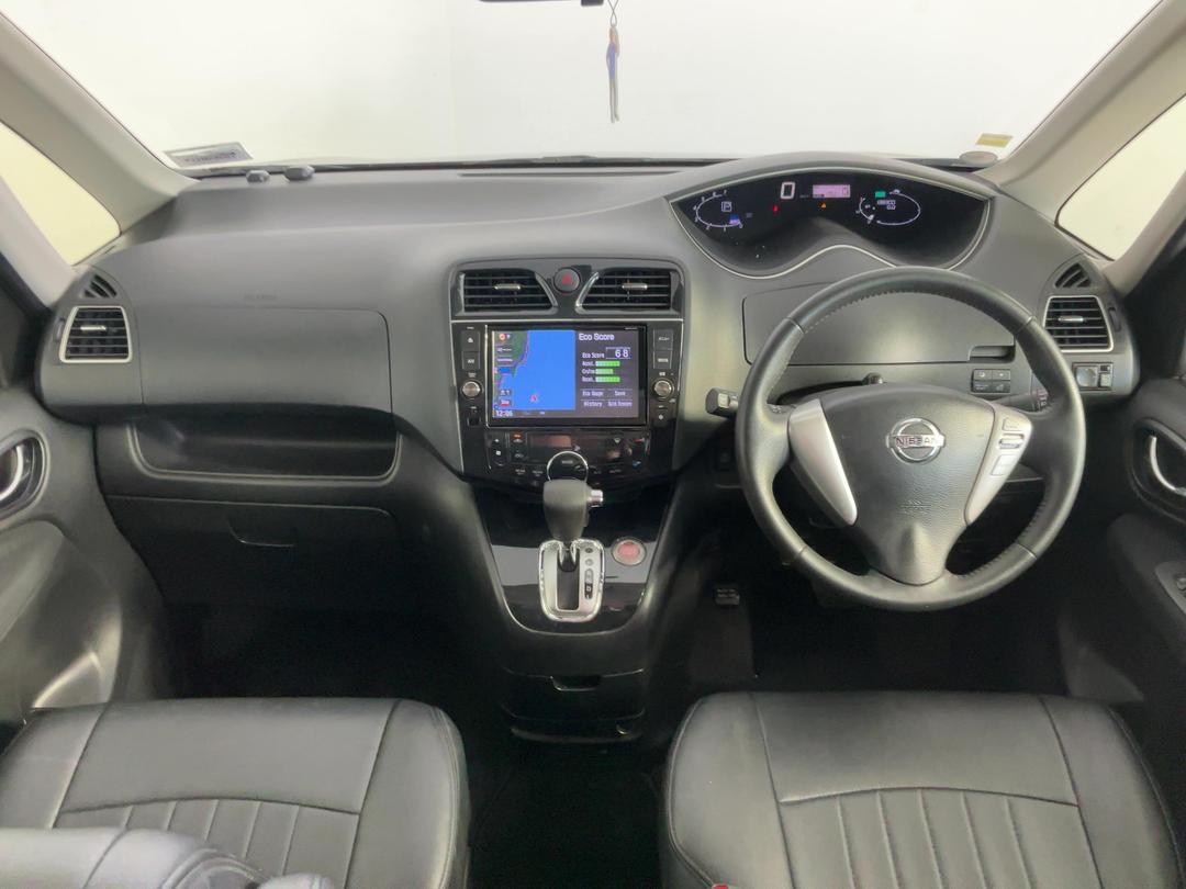 Photo '17' of Nissan Serena