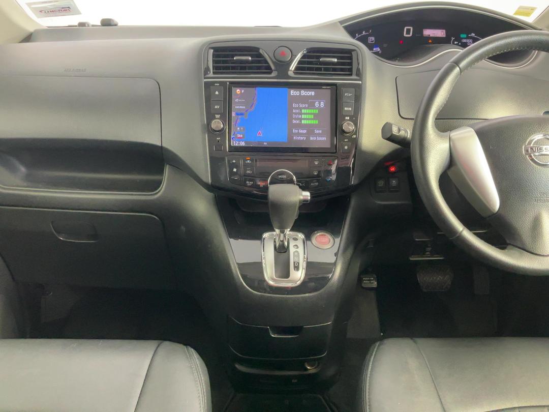 Photo '18' of Nissan Serena
