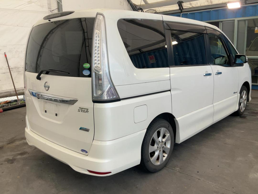 Photo '6' of Nissan Serena Photo '6' of Nissan Serena