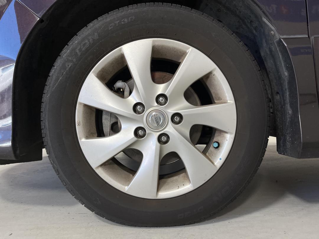 Photo '8' of Nissan Serena