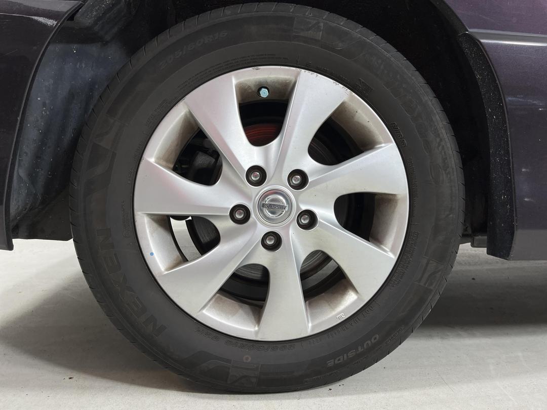 Photo '10' of Nissan Serena