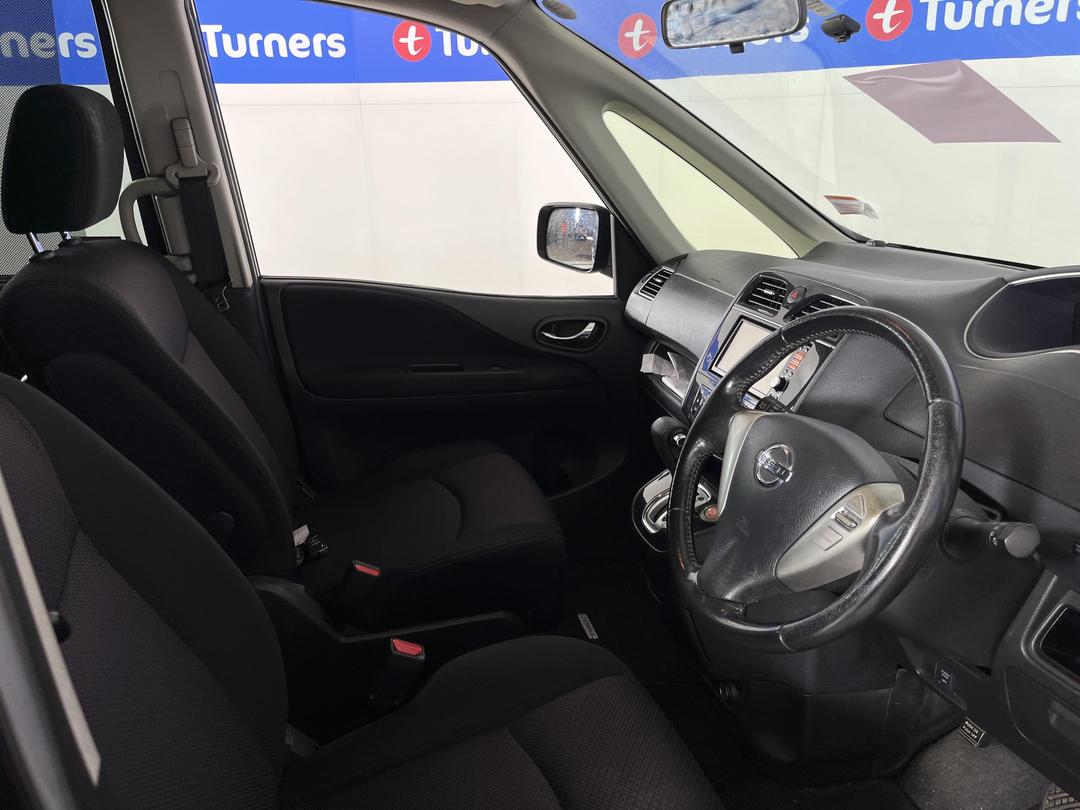 Photo '14' of Nissan Serena